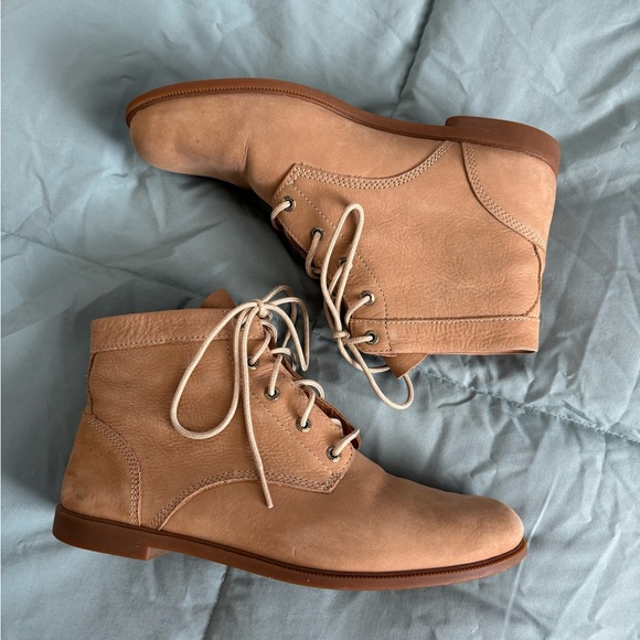 Kodiak Shoes - Tan Chukka Lace-UpAnkle Boots Women’s 9.5